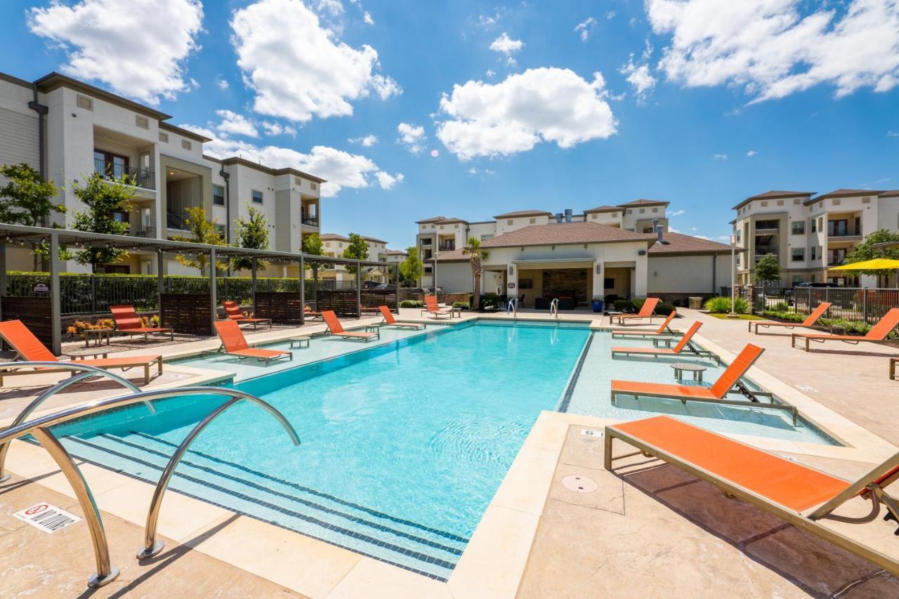 Luxe 3B/2B Getaway - Pool, Gym, Parking, Pet Wash Apartment Leander Bagian luar foto