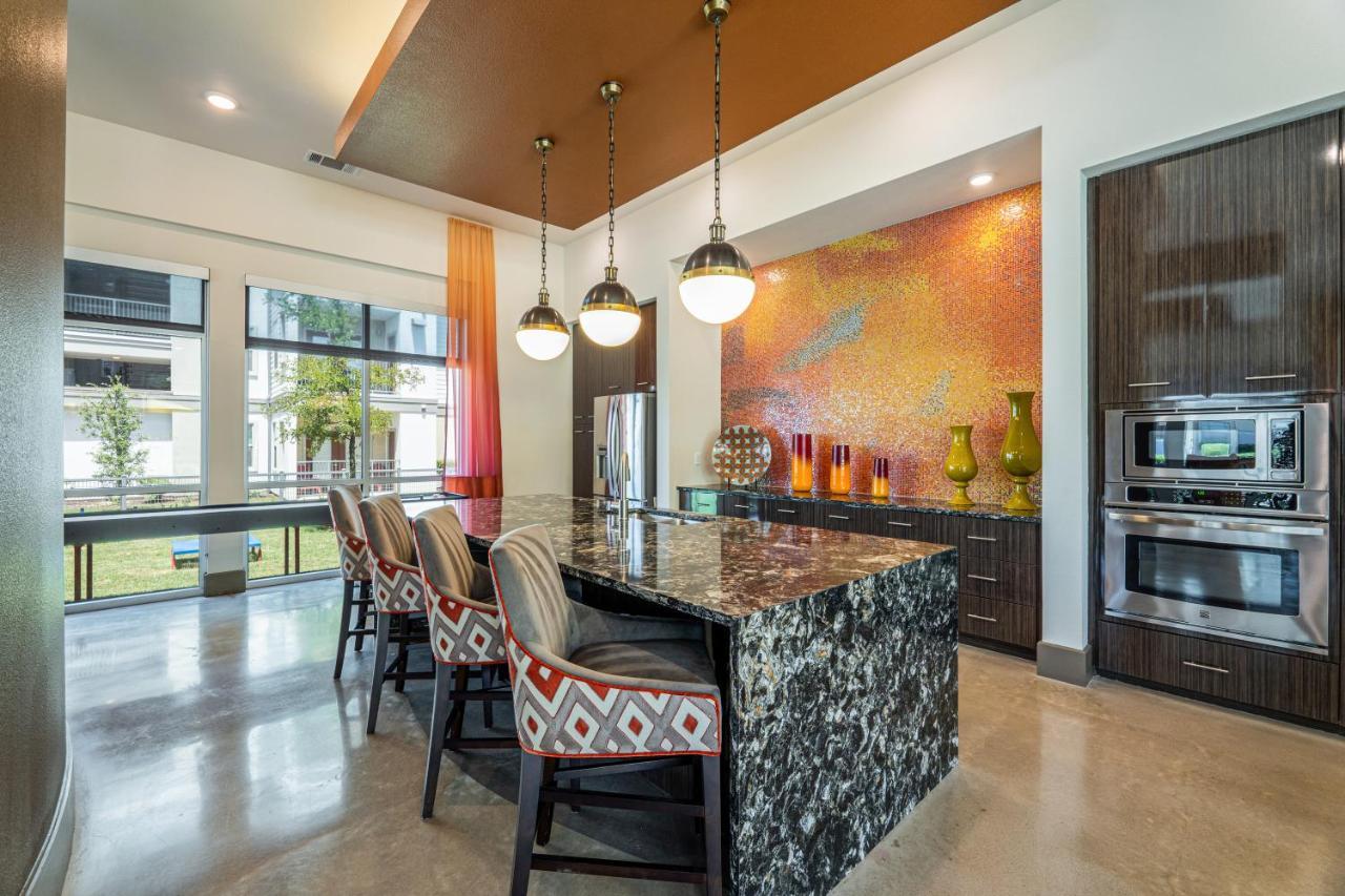 Luxe 3B/2B Getaway - Pool, Gym, Parking, Pet Wash Apartment Leander Bagian luar foto