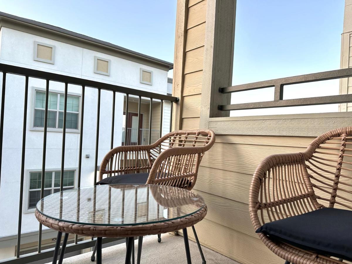 Luxe 3B/2B Getaway - Pool, Gym, Parking, Pet Wash Apartment Leander Bagian luar foto