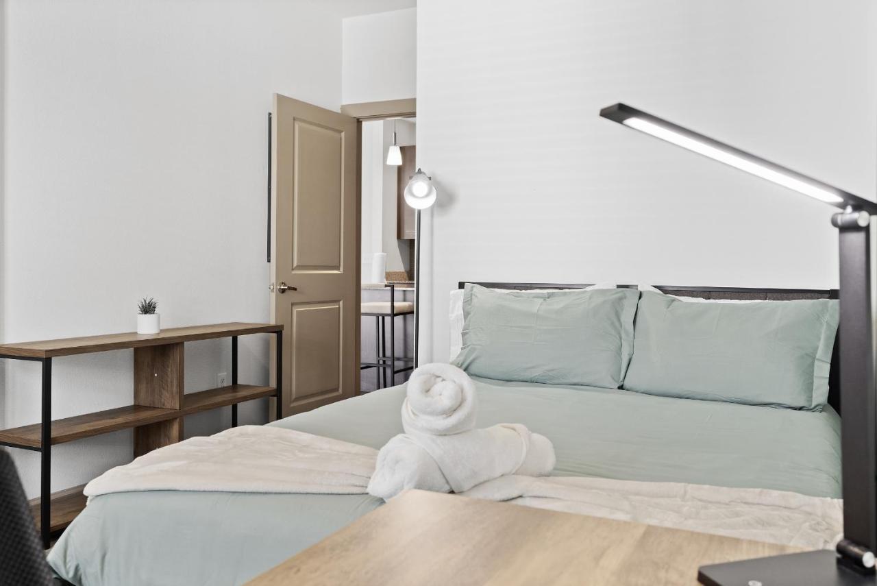 Luxe 3B/2B Getaway - Pool, Gym, Parking, Pet Wash Apartment Leander Bagian luar foto