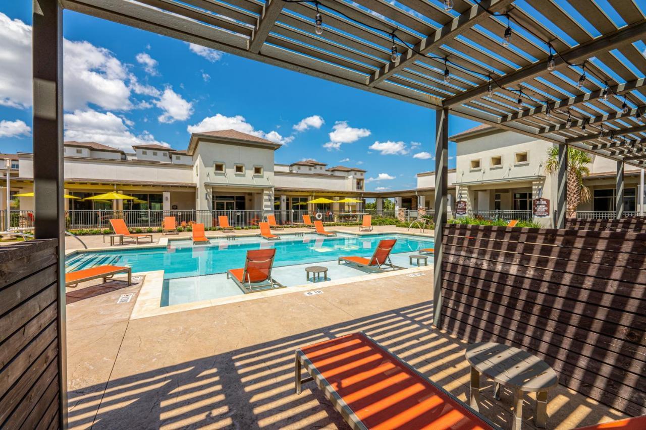 Luxe 3B/2B Getaway - Pool, Gym, Parking, Pet Wash Apartment Leander Bagian luar foto